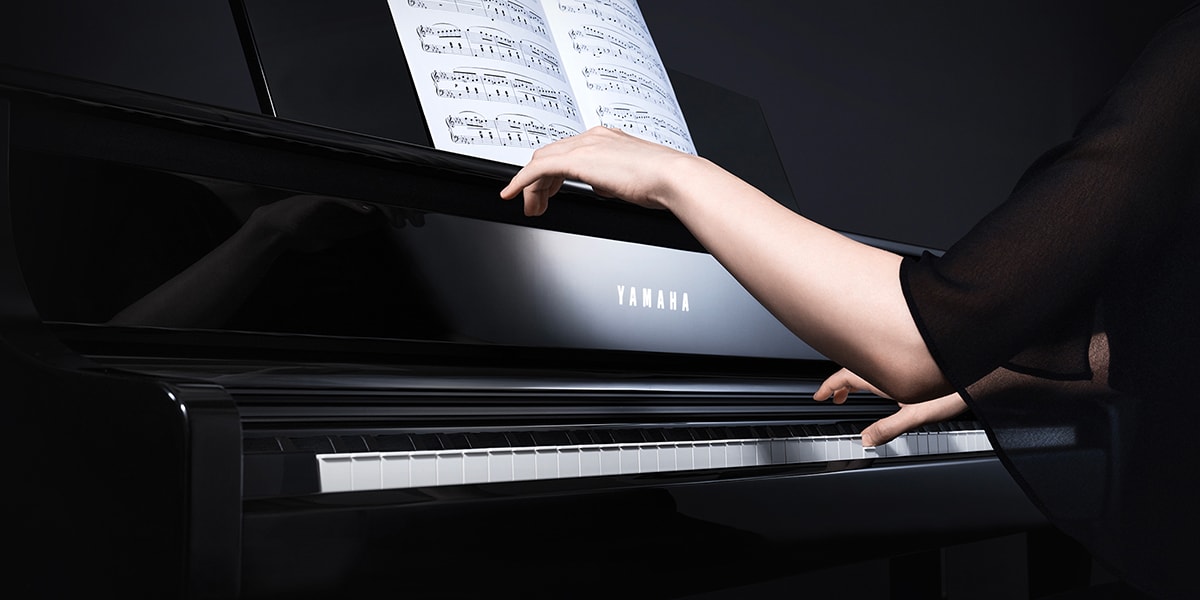 CLP-800 Series - Overview - Clavinova - Products - Pianos