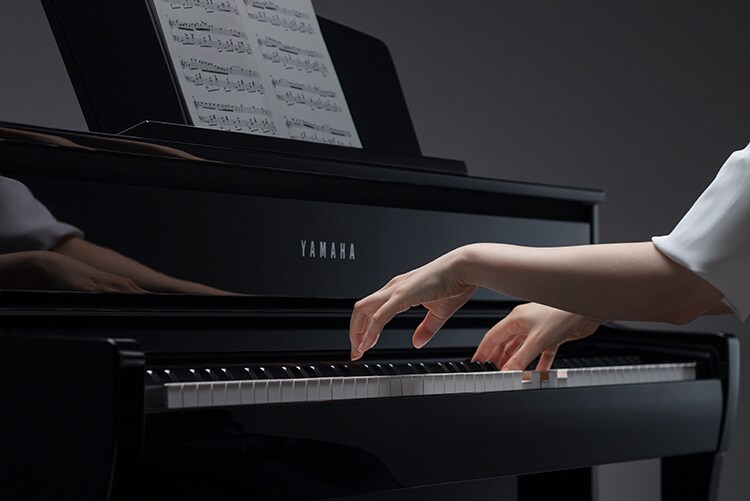 CLP-735 - Overview - Clavinova - Products - Pianos - Musical